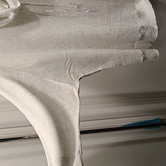 EUC s.M Cynthia Rowley Active batwing sweater - Picture 4 of 5